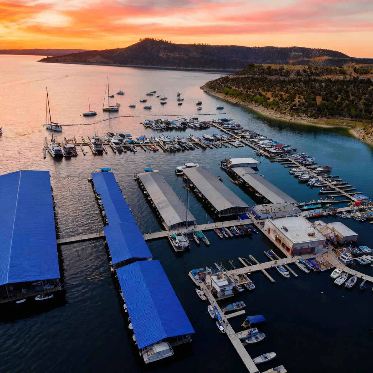 wave-attenuator-construction-marina